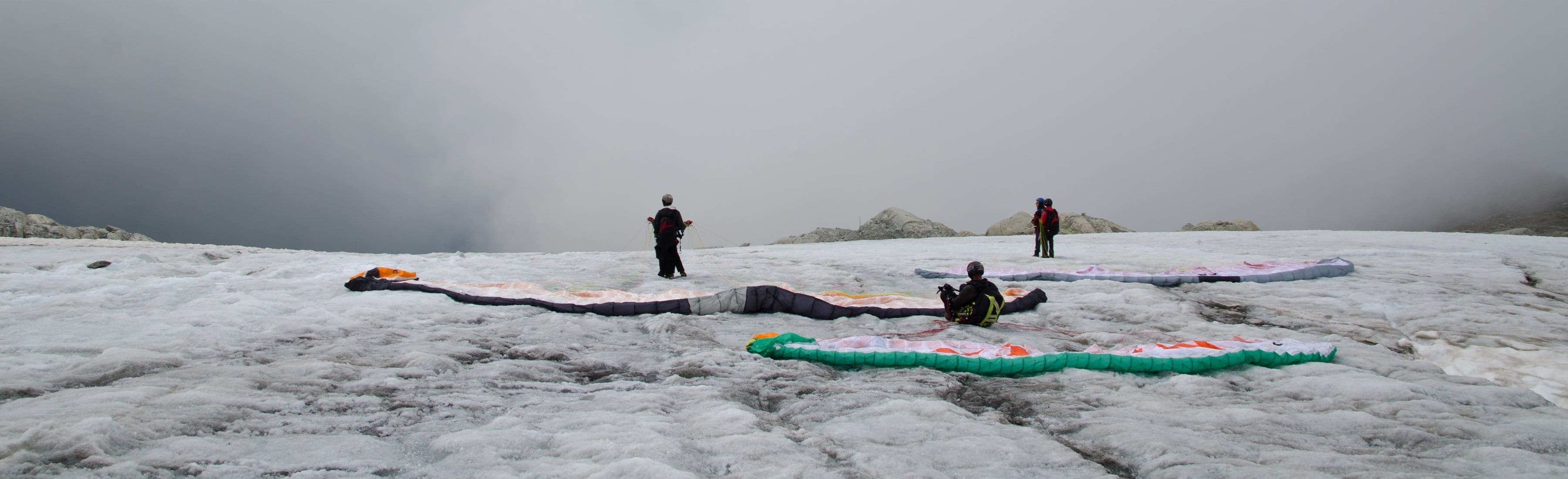 paragliders hero image